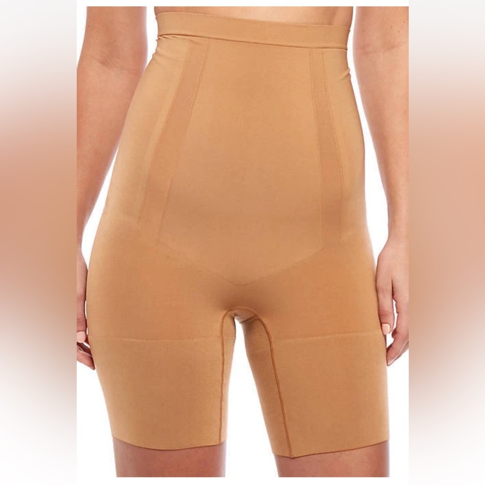 Spanx On Core Sculpt High Waist Mid‎ Thigh Short Shapewear Tummy Medium